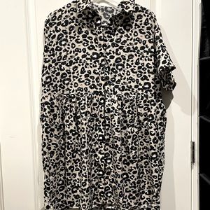 Short sleeve shirt dress Animal print